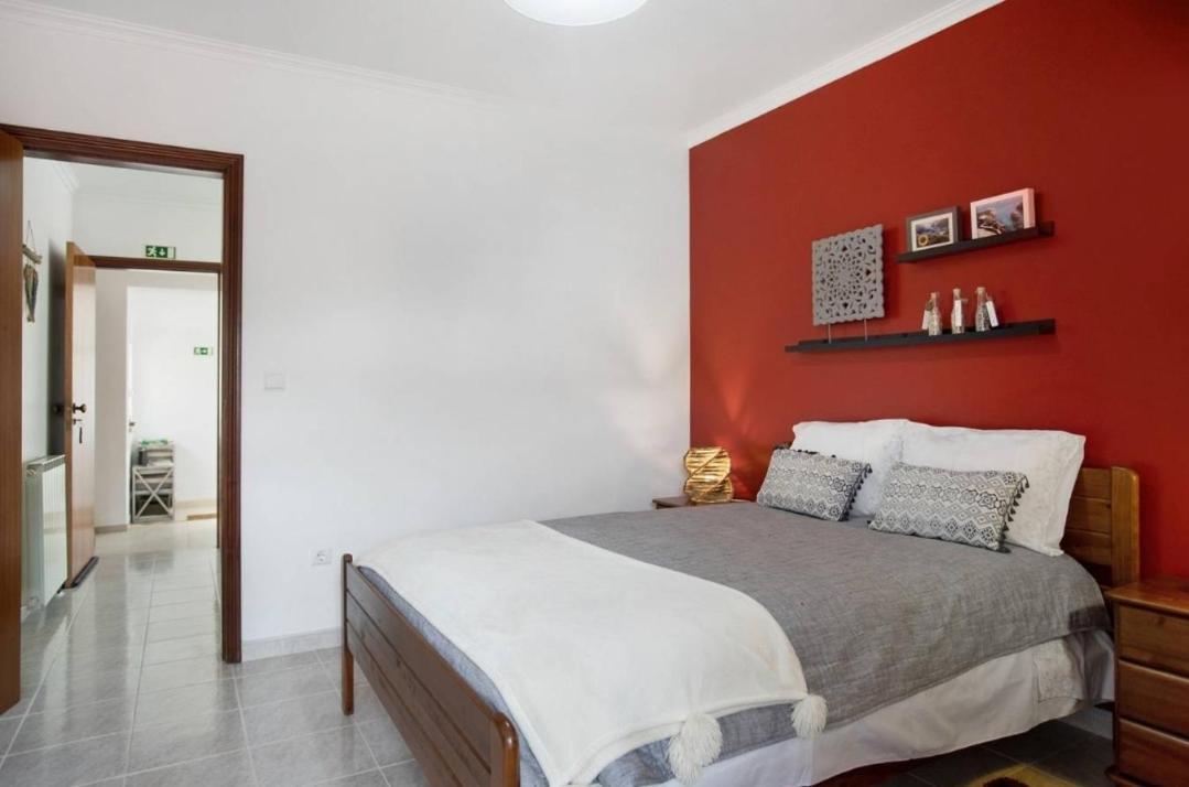 Porto Dinheiro Beach I Lourinhã Habitación foto